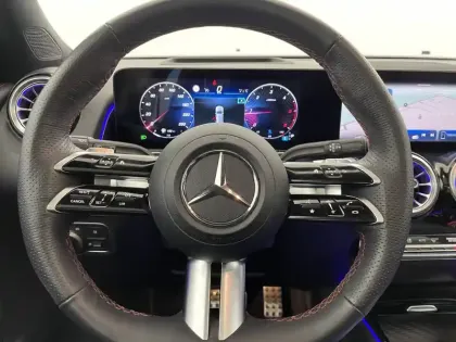 Photo 22 Mercedes GLB  200 d 8G-DCT