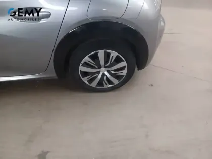 Photo 10 Peugeot 208  Electrique 50 kWh 136ch