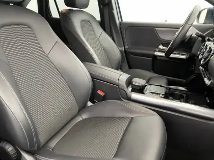 Photo 27 Mercedes GLA  250 e 8G-DCT
