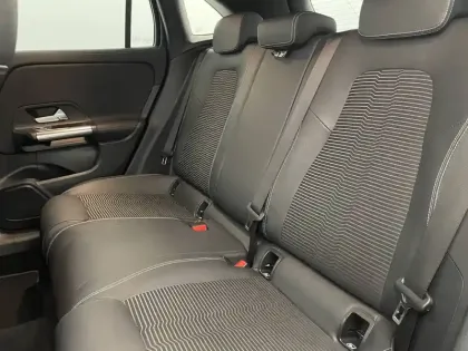 Photo 15 Mercedes GLA  250 e 8G-DCT