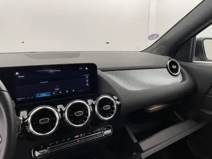 Photo 24 Mercedes GLA  250 e 8G-DCT