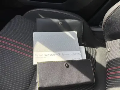 Photo 38 Renault Clio  E-Tech 140 - 21N