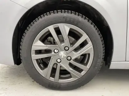 Photo 41 Peugeot 208  BLUEHDI 100 S&S BVM6