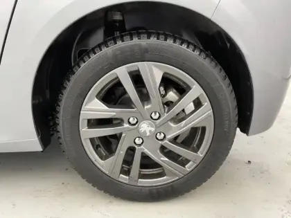 Photo 40 Peugeot 208  BLUEHDI 100 S&S BVM6