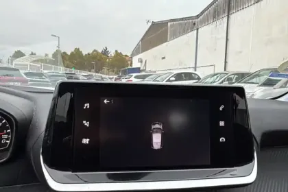 Photo 18 Peugeot 208  BLUEHDI 100 S&S BVM6