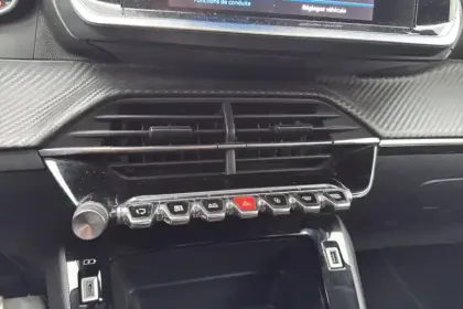 Photo 17 Peugeot 208  BLUEHDI 100 S&S BVM6