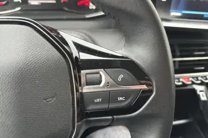 Photo 21 Peugeot 208  BLUEHDI 100 S&S BVM6