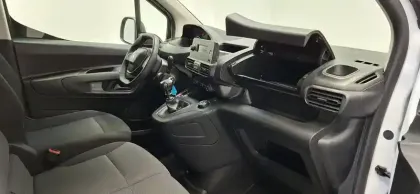 Photo 49 Peugeot Partner  FOURGON STANDARD 1000 KG BLUEHDI 100 S&S BVM5