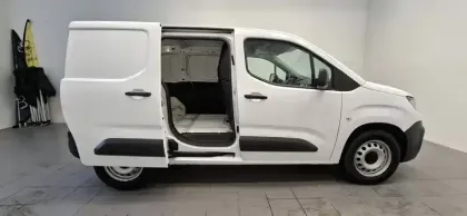 Photo 47 Peugeot Partner  FOURGON STANDARD 1000 KG BLUEHDI 100 S&S BVM5