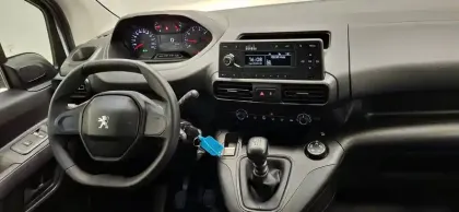 Photo 50 Peugeot Partner  FOURGON STANDARD 1000 KG BLUEHDI 100 S&S BVM5