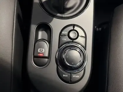 Photo 33 Mini Mini Hatch 3 Portes Cooper SE 184 ch