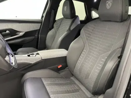 Photo 13 Peugeot 3008  Hybrid 136 e-DCS6