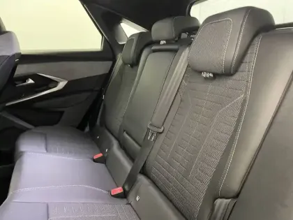 Photo 78 Peugeot 3008  Hybrid 136 e-DCS6