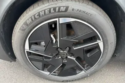 Photo 14 Peugeot 408  Hybrid 136 e-DCS6