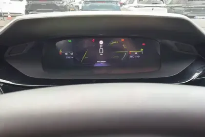 Photo 15 Peugeot 408  Hybrid 136 e-DCS6