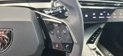Photo 75 Peugeot 5008  Hybrid 145 e-DCS6