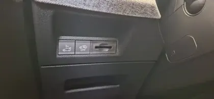 Photo 32 Peugeot 5008  Hybrid 145 e-DCS6