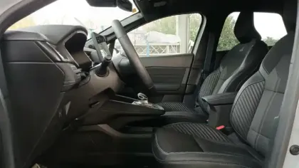 Photo 11 Renault Symbioz  E-Tech full hybrid 145