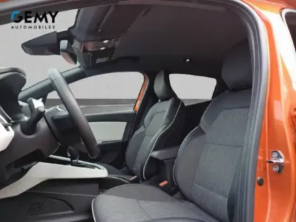 Photo 8 Renault Clio  E-Tech full hybrid 145