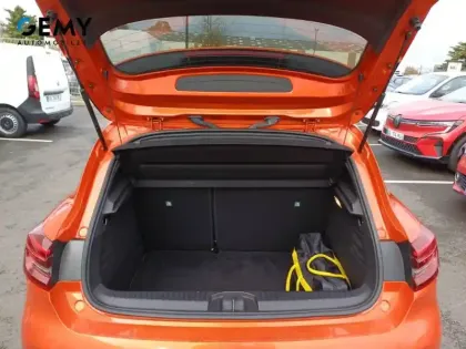 Photo 5 Renault Clio  E-Tech full hybrid 145