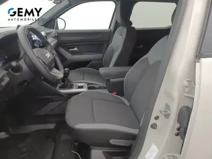 Photo 8 Dacia Duster  Mild Hybrid 130