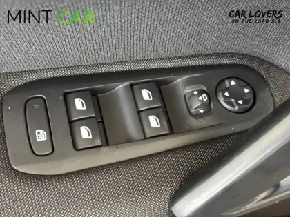 Photo 16 Peugeot 308  SW BlueHDi 130ch S&S BVM6