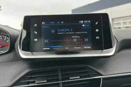 Photo 15 Peugeot 208  PureTech 100 S&S BVM6