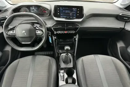 Photo 11 Peugeot 208  PureTech 100 S&S BVM6