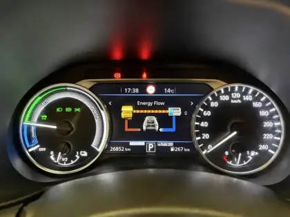 Photo 65 Nissan Juke  Hybrid 143