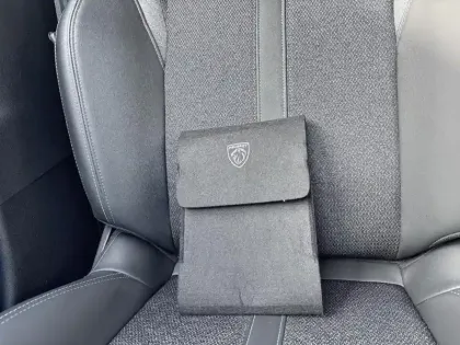 Photo 15 Peugeot 308  BlueHDi 130ch S&S EAT8 Allure