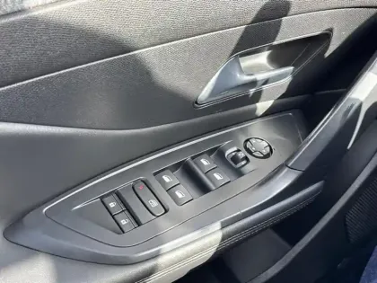 Photo 19 Peugeot 308  BlueHDi 130ch S&S EAT8 Allure