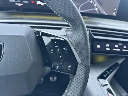 Photo 19 Peugeot 3008  Hybrid 145 e-DCS6 GT