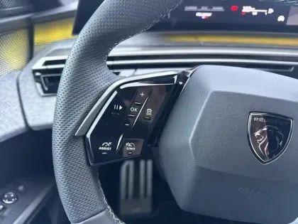 Photo 18 Peugeot 3008  Hybrid 145 e-DCS6 GT