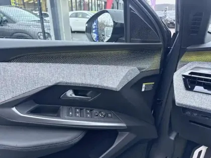 Photo 15 Peugeot 3008  Hybrid 145 e-DCS6 GT