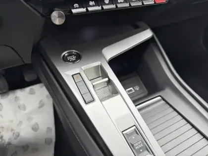 Photo 23 Peugeot 308  SW PureTech 130ch S&S EAT8 Allure