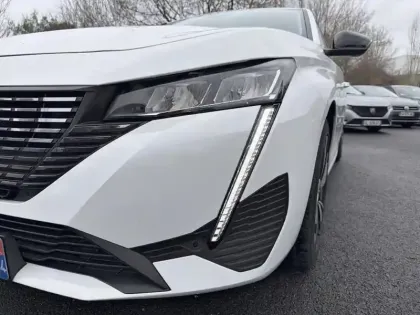 Photo 13 Peugeot 308  SW PureTech 130ch S&S EAT8 Allure