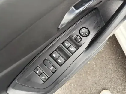 Photo 19 Peugeot 308  SW PureTech 130ch S&S EAT8 Allure