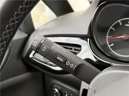 Photo 84 Opel Corsa Gén. V Ph1 NG Excite 3