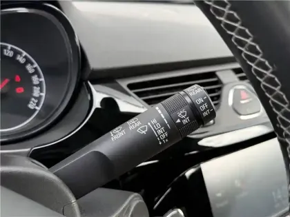 Photo 116 Opel Corsa Gén. V Ph1 NG Excite 3