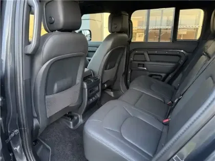 Photo 59 Rover Defender Gén. III (L663) Ph1 Evo X-Dynamic HSE 5