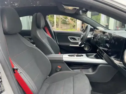 Photo 13 Mercedes CLA  200 AMG Line