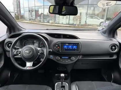 Photo 10 Toyota Yaris Hybride 1.5 100h GR SPORT