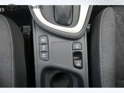 Photo 14 Toyota Yaris Hybride 116h Design Pack .