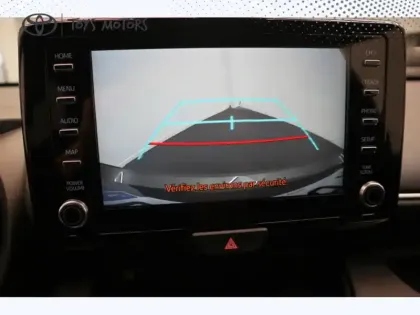 Photo 23 Toyota Yaris Hybride 116h Design Pack .