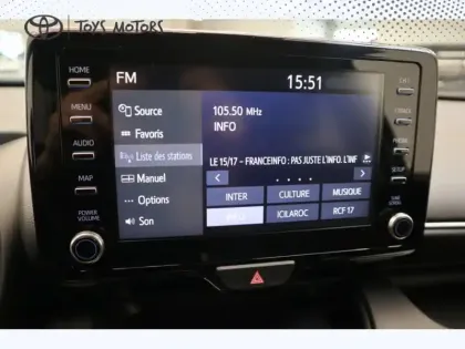 Photo 24 Toyota Yaris Hybride 116h Design Pack .