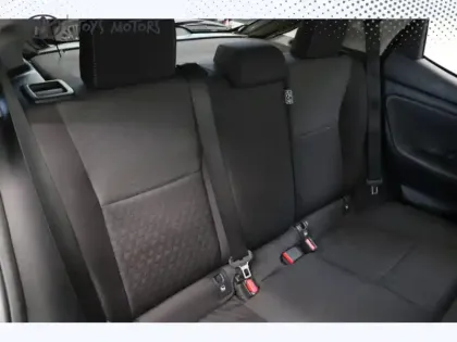 Photo 18 Toyota Yaris Hybride 116h Design Pack .