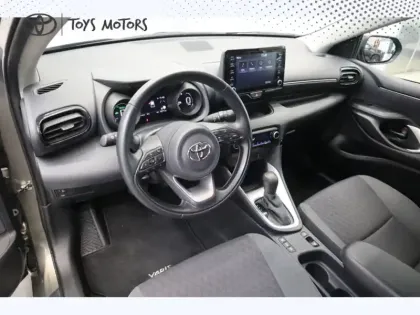 Photo 9 Toyota Yaris Hybride 116h Design Pack .