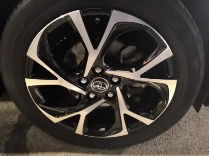 Photo 8 Toyota C-HR 1.8 HYBRIDE 122 DESIGN