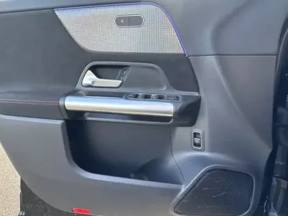 Photo 12 Mercedes EQA 250+ AMG Line