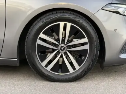 Photo 12 Mercedes Classe A 180 d Progressive Line /177